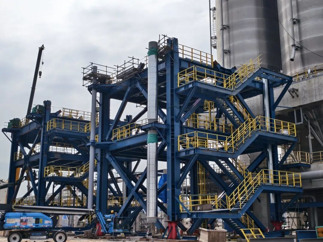 華陸公司總承包福建中沙古雷乙烯項(xiàng)目聚丙烯裝置擠壓造?？蚣芊忭?，標(biāo)志工程建設(shè)取得關(guān)鍵進(jìn)展